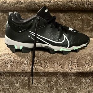 Nike softball cleats